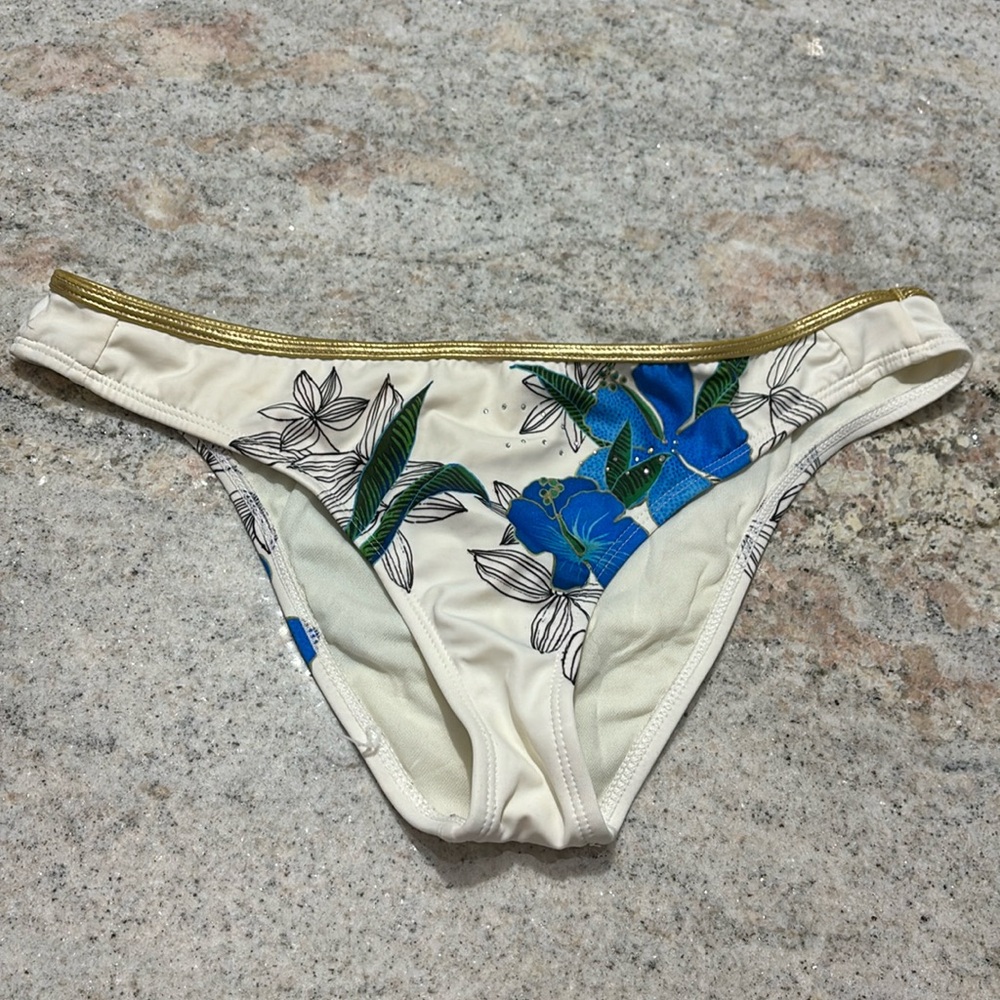 10/$30 Guess Floral Bikini Bottom